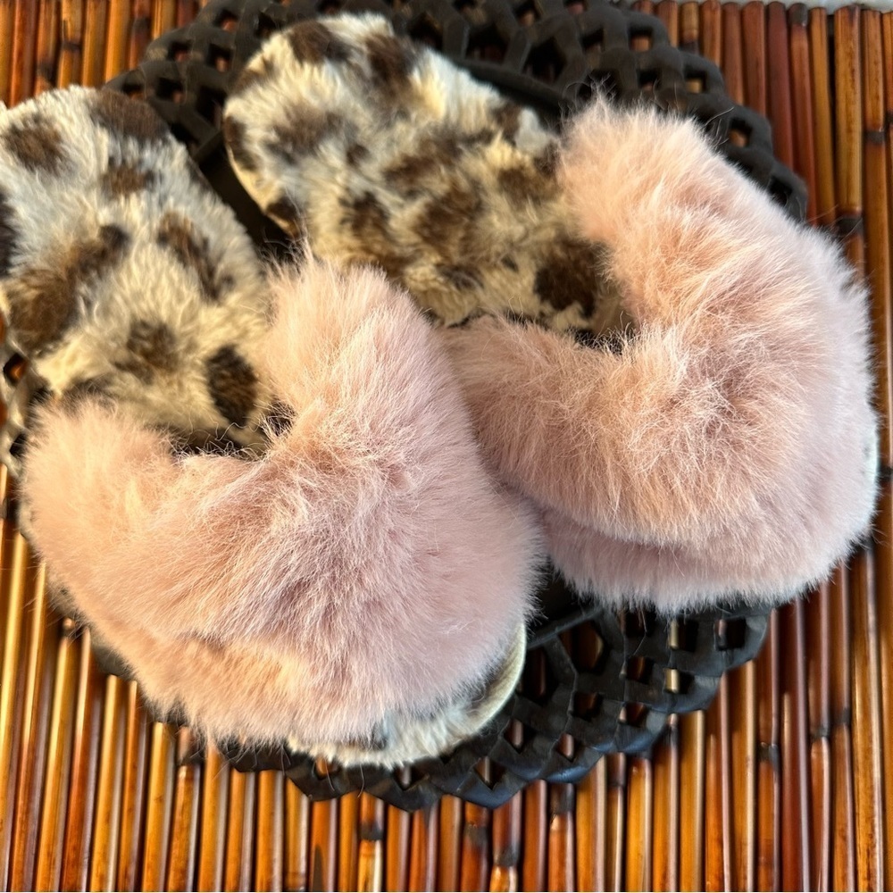Shiraleah Chicago Sz 9-11 Vail Fluffy Faux Fur Blush Pink Leopard Slipper Slide